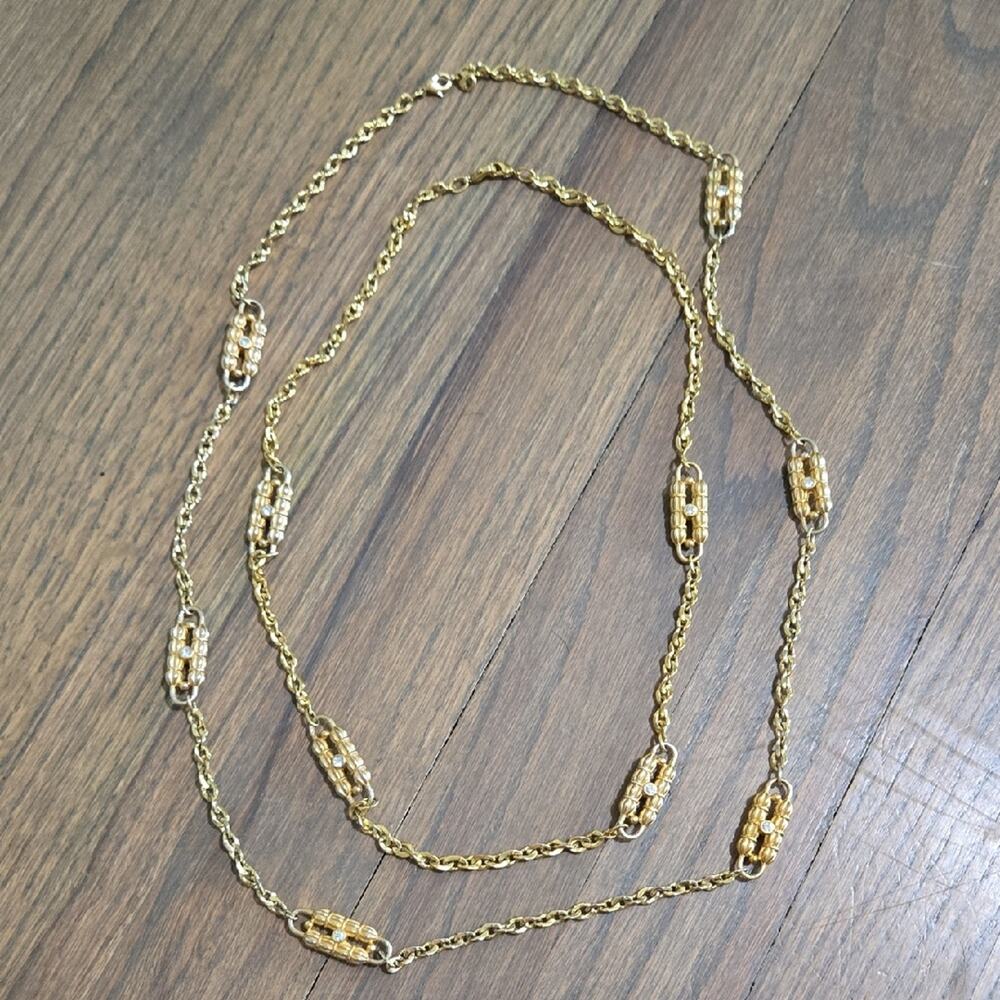 Jackie Kennedy Inspired Gold Tone And Crystal Necklace - Picture 1 of 4
